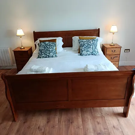 ベッド・アンド・ブレックファスト The Feathered Nest At The Cracked Hen ゴリー