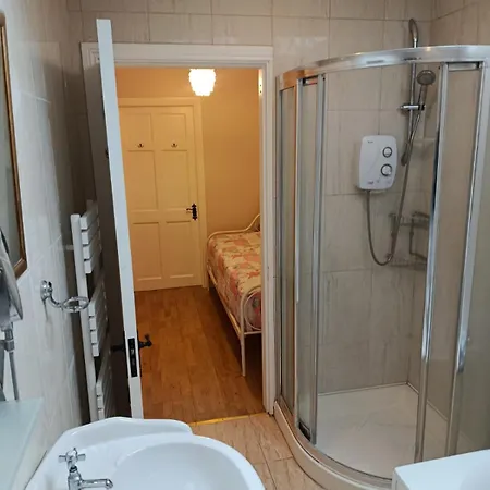 Oda ve Kahvaltı The Feathered Nest At The Cracked Hen Gorey